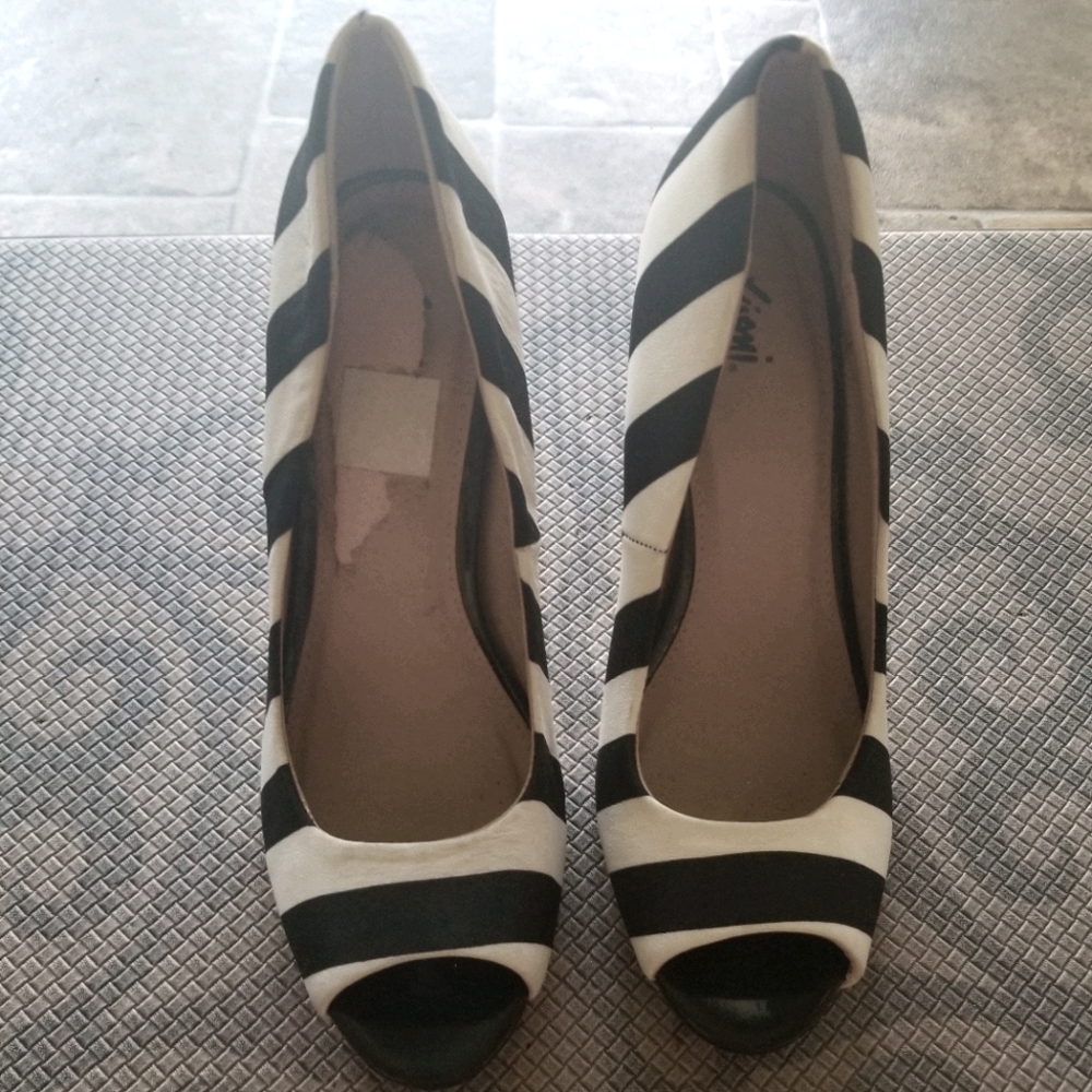 Fioni Black and White Striped Peep Toe Pumps